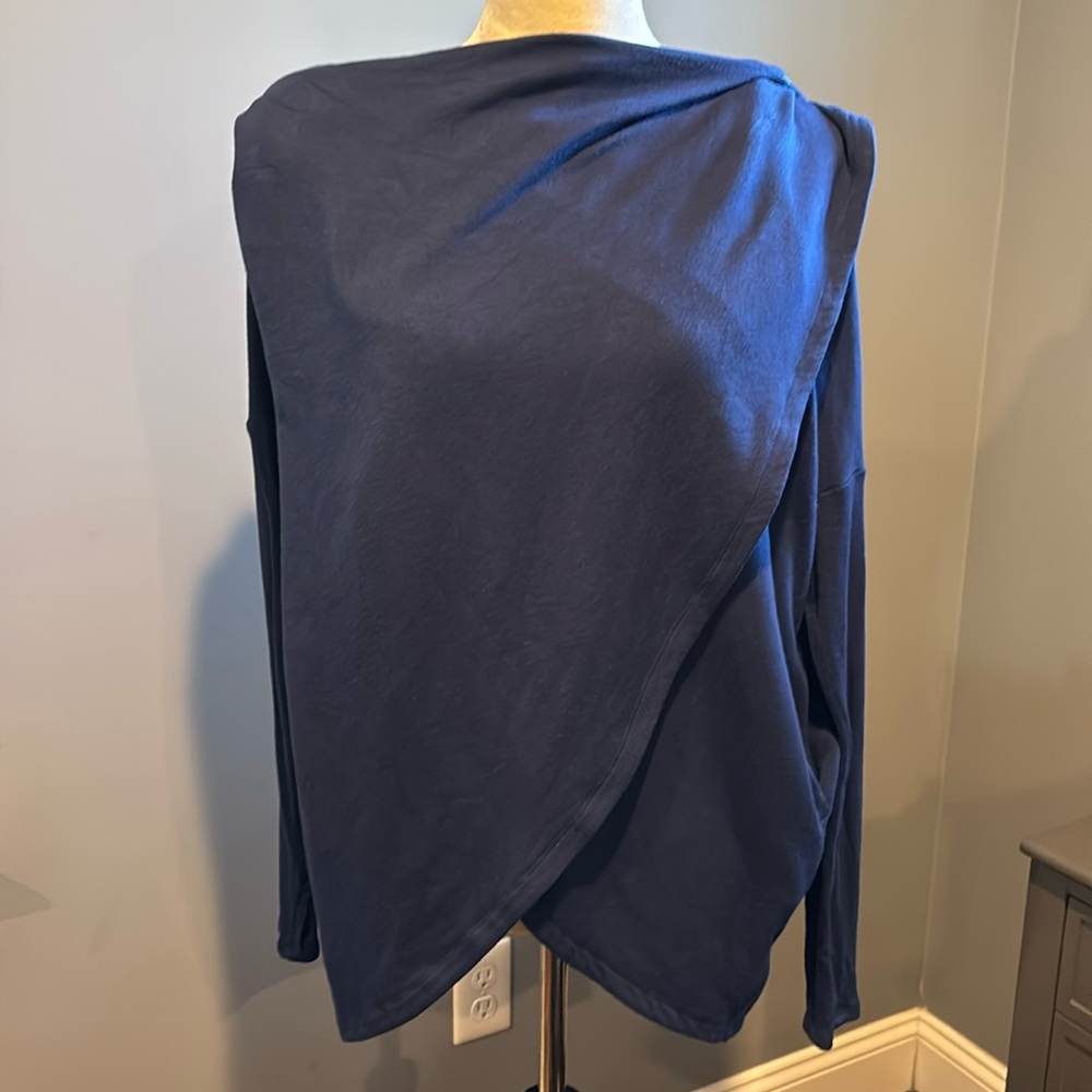 Athleta navy blue wrap hooded sweatshirt